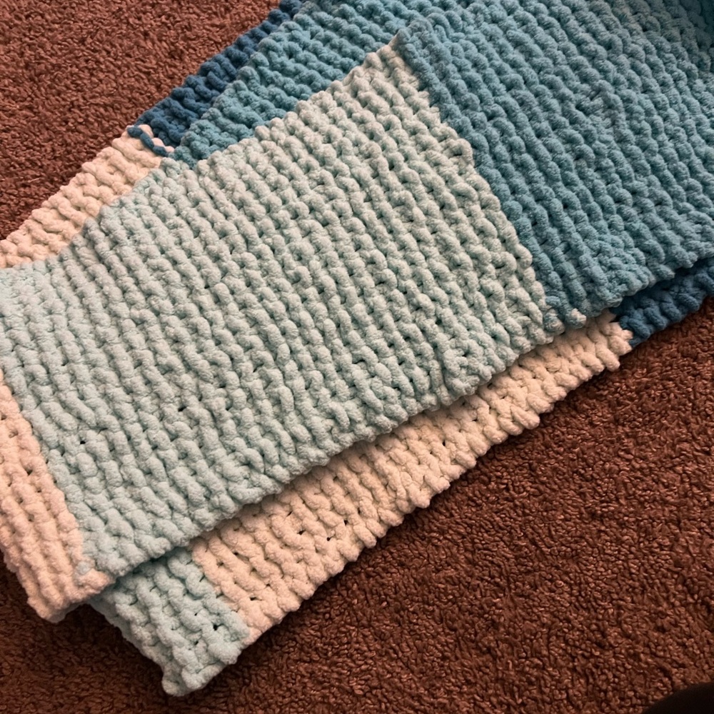 Bernat teal xxl blues adult size homemade knitted scarf - Picture 4 of 5